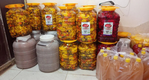 خرید ترشی خانگی هفت بیجار زرد و قرمز لیته بادمجان خیارشور با کیفیت عالی